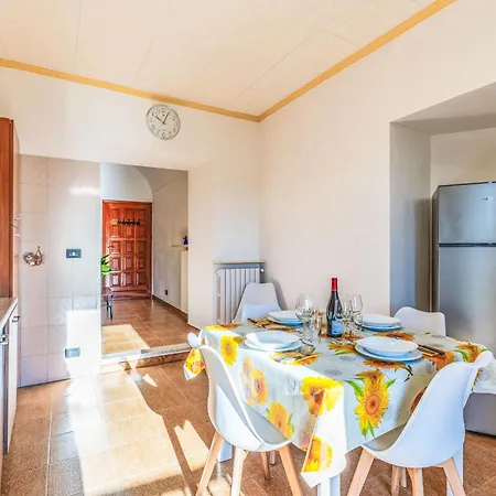 Il Girasole By Interhome بيت للعطل